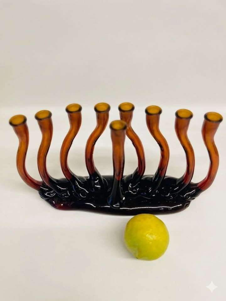 חנוכיית זכוכית מעוצבת ביד אמן