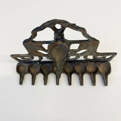 חנוכיית וינטג׳, חמסה