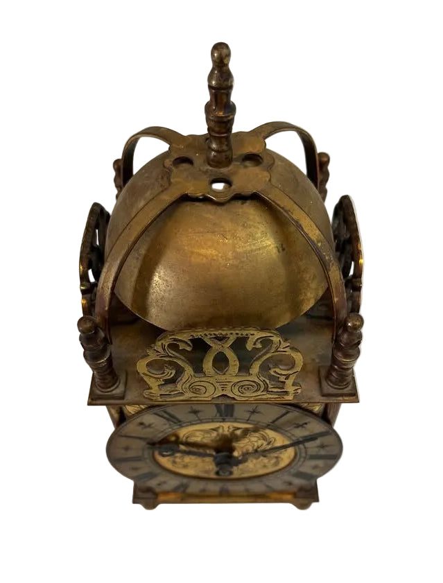 שעון מדף וינטג' | סגנון Lantern Clock (שעון עששית) | פליז יצוק ומנגנון מכאני | המאה ה-20