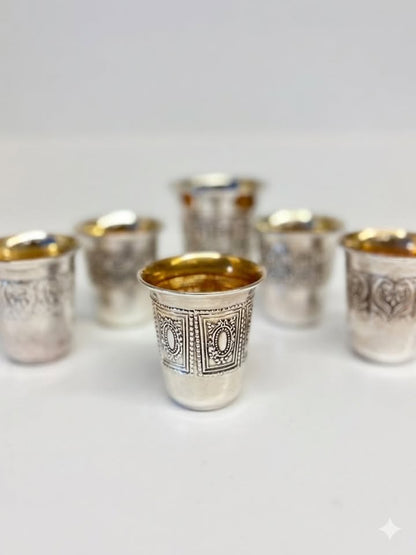 שש כוסות ליקר קטנות, האחים חדד