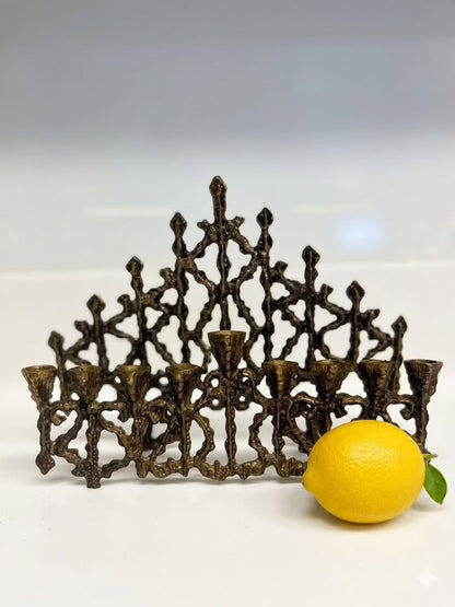 חנוכיית וינטג׳ ישראלית, תמר