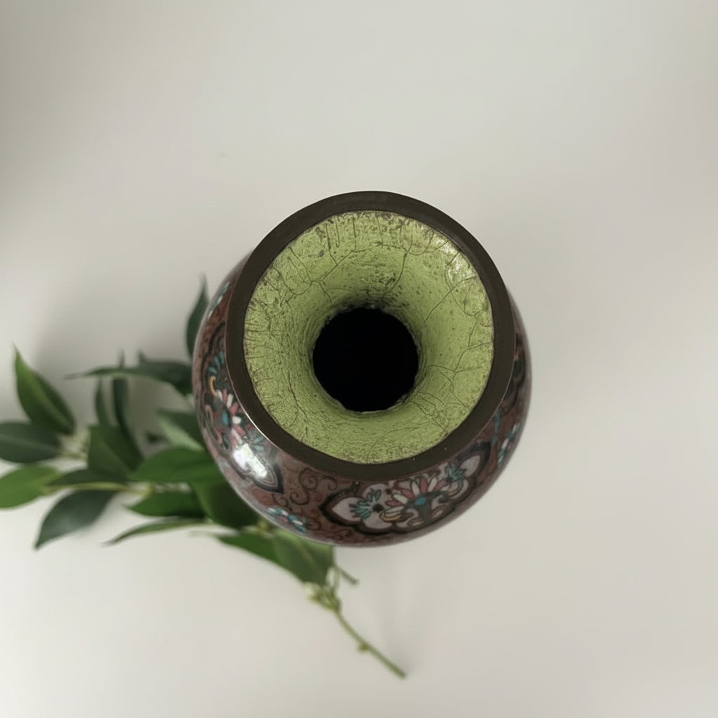 אגרטל קלאזונה (Cloisonné) יפני מוזיאוני – תקופת מייג'י (שלהי המאה ה-19) | נחושת ואמייל בעבודת יד | מוטיב פניקס ודרקונים