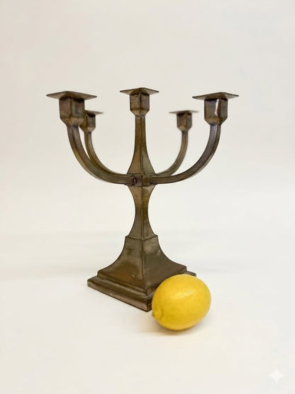 מנורת פמוט חמישייה מודרניסטית – פליז כבד בציפוי כסף | בעיצוב גיאומטרי נקי | שנות ה-50/60