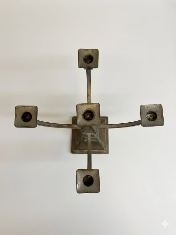 מנורת פמוט חמישייה מודרניסטית – פליז כבד בציפוי כסף | בעיצוב גיאומטרי נקי | שנות ה-50/60
