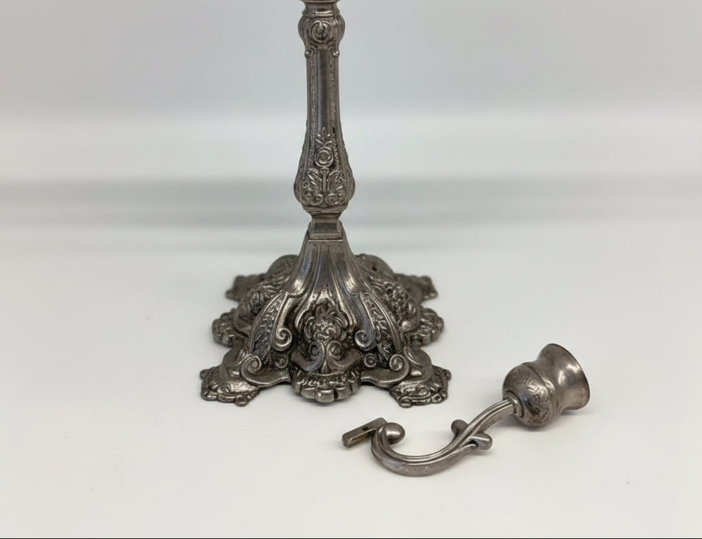 חנוכיית "ברוק" מפוארת | פיוטר (Pewter) בציפוי כסף | שמש נשלף | סגנון אירופאי קלאסי