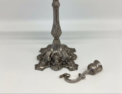 חנוכיית "ברוק" מפוארת | פיוטר (Pewter) בציפוי כסף | שמש נשלף | סגנון אירופאי קלאסי