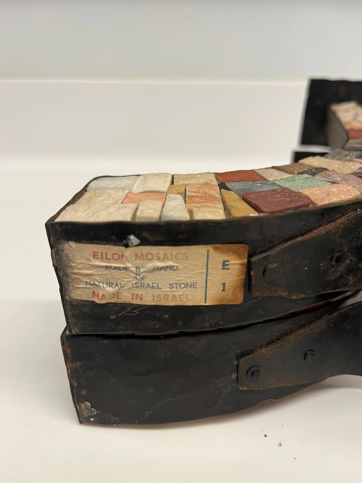 פמוטי מוזאיקה איילון עשויים נחושת ואבן