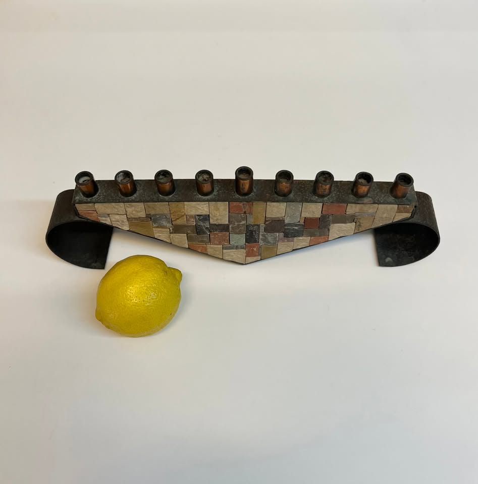 חנוכיית פסיפס ונחושת | "מוזאיקה אילון" (Eilon Mosaics) | עיצוב ברוטליסטי | שנות ה-60