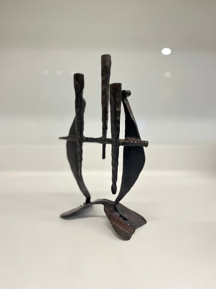 דוד פלומבו, פמוט תלת קני בצורת נבל דוד