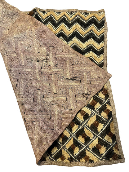 אוסף שטיחוני "קובה" (Kuba Cloth) אתניים – 4 יחידות מקוריות